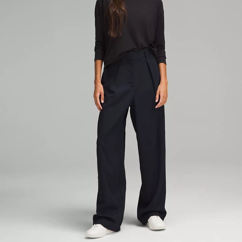 Pleat-Front High-Rise Trouser *Regular - Picture 2 of 8